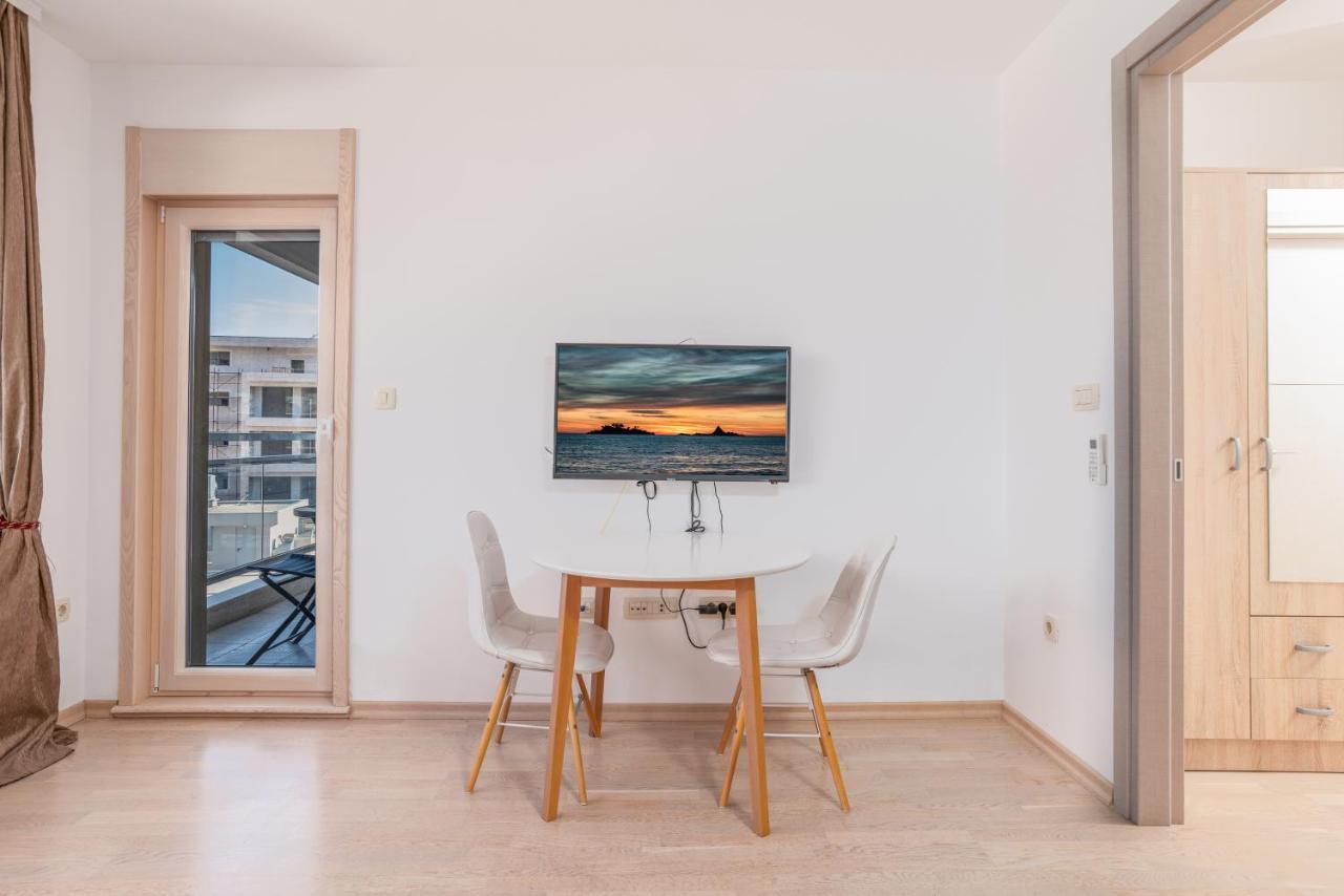 Fontana Mediteran Properties Будва Екстериор снимка